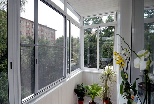 Недорогое остекление балконов и лоджий алюминиевым профилем от производителя окон Краснозаводск