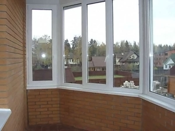 Остекления балкона в частном доме, коттедже и даче Краснозаводск
