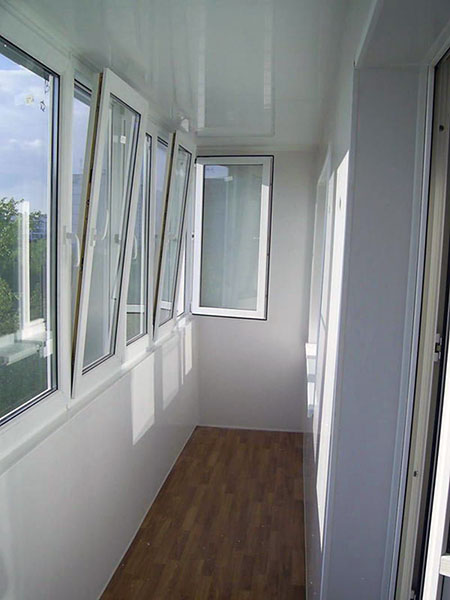 Тёплое и холодное распашное остекление балконов алюминиевым профилем Краснозаводск