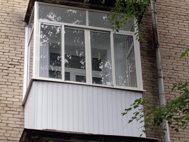 Сколько стоит застеклить балкон в хрущевке - низкие цены Краснозаводск