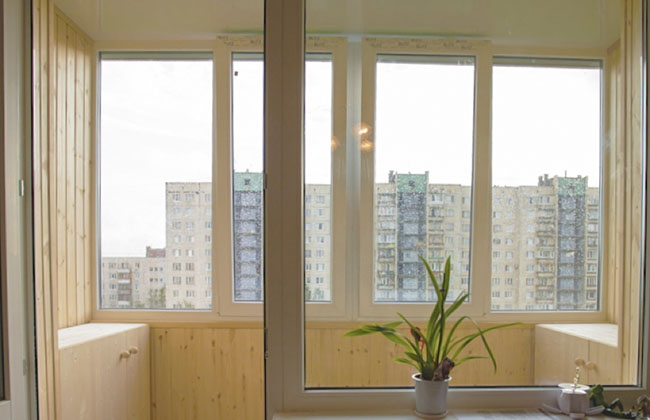 Остеклить балкон пластиковыми рамами: цены в Краснозаводск Краснозаводск