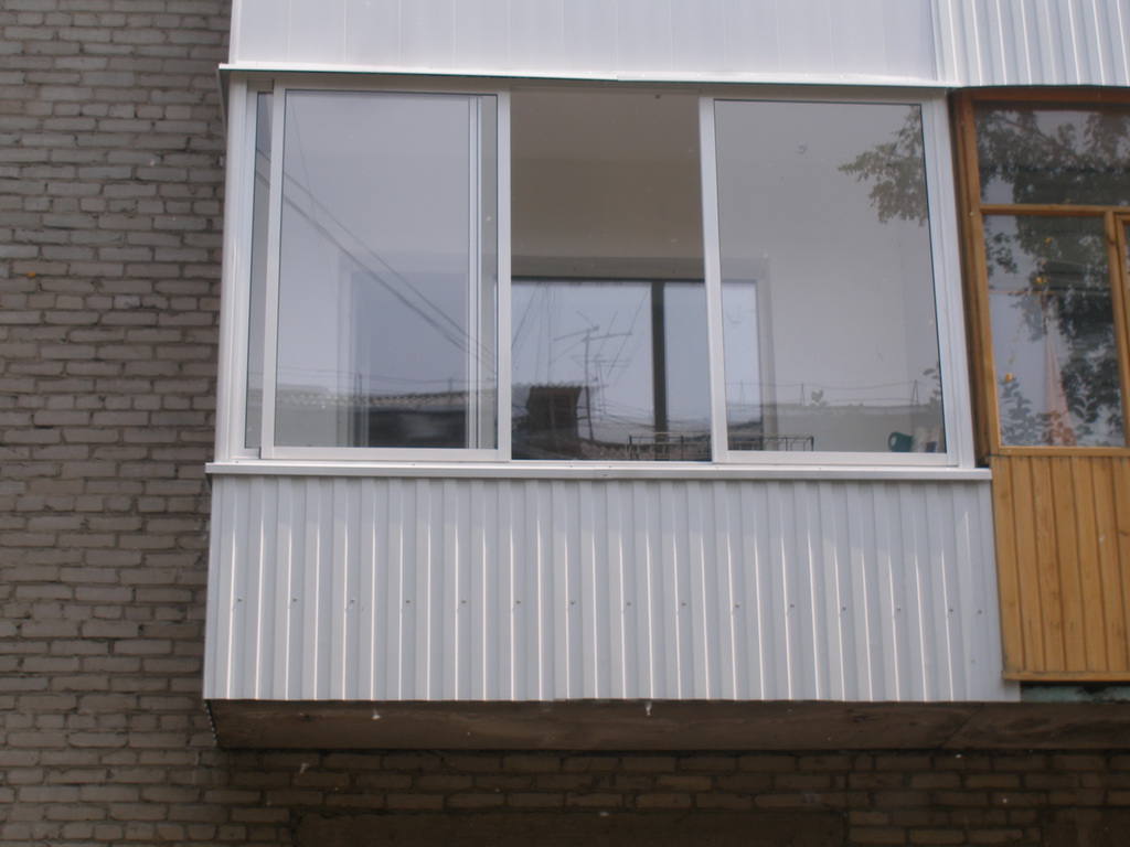 Установка пластиковых окон на балконе: остекление лоджии Краснозаводск